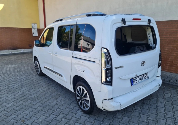 Toyota Proace City Verso cena 34900 przebieg: 88500, rok produkcji 2020 z Lipno małe 352